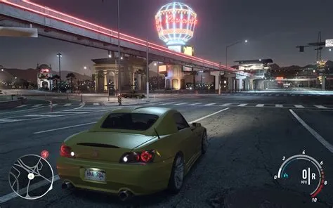 Does nfs world have free roam