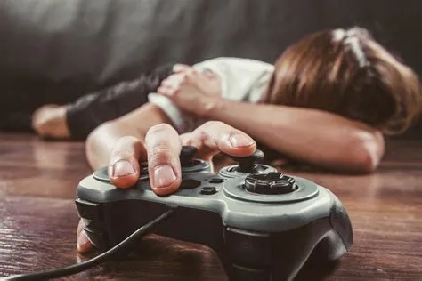 How does excessive gaming affect the brain