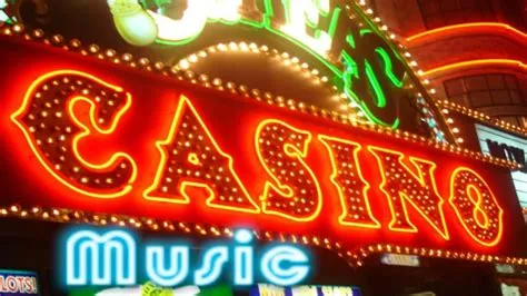 Do casinos play loud music