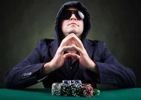 What makes a strong poker player