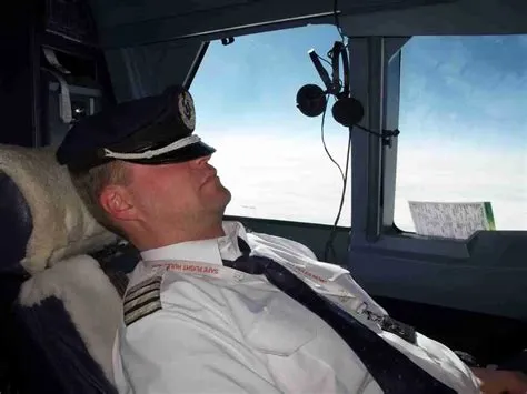 Do pilots sleep in the cabin