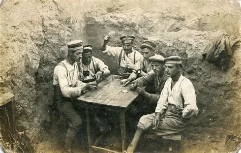 Why did soldiers play cards in ww1