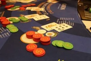 How do you maximize winning in blackjack?