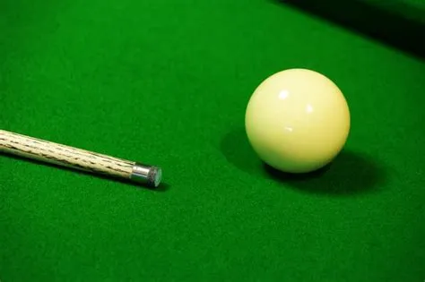 How thick should a snooker cue be