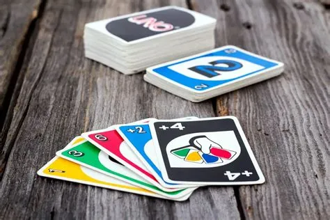 How many cards do you get in uno with 10 players