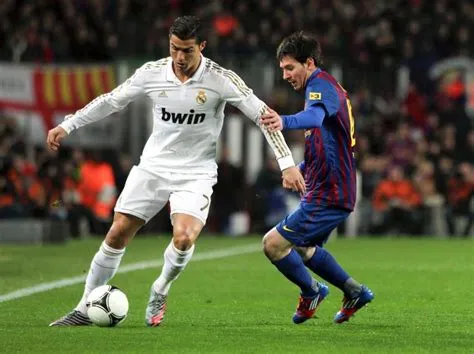 Who is better dribbler messi or ronaldo