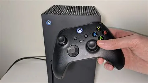 Can you connect 2 controllers to xbox series s