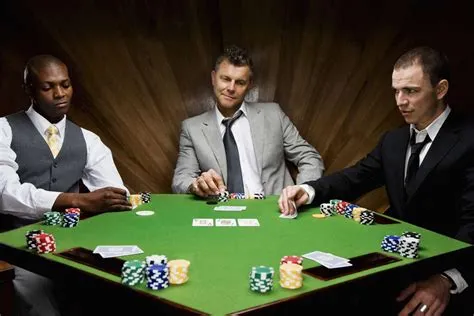 How many men can play poker