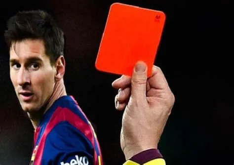 How many times has messi got red card