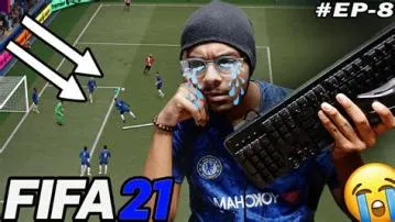 Is it better to play fifa with keyboard and mouse?