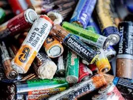 Are smelly batteries toxic?