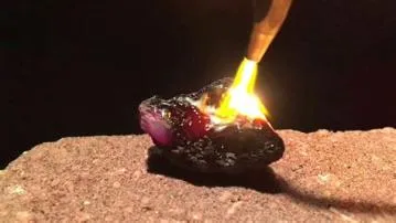 Can lava turn into obsidian?