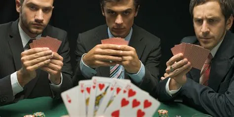 Can 10 players play poker