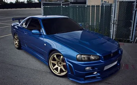 What car is a skyline