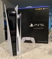 Do discs take up less space on ps5?