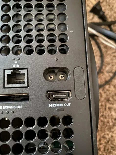 Why is there 2 hdmi ports on xbox