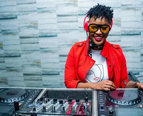 Who is the rich female dj