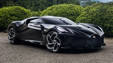 Why is bugatti la voiture noire so slow