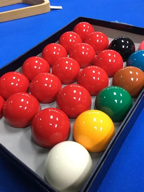 What is the traditional ball in snooker