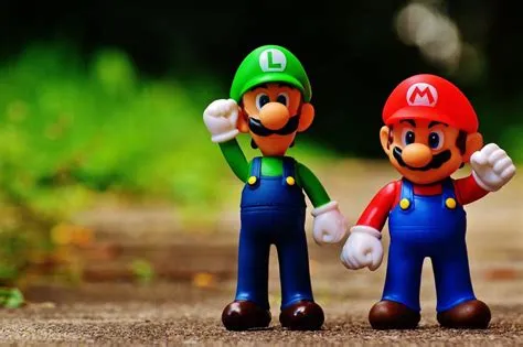 Who is taller luigi or mario