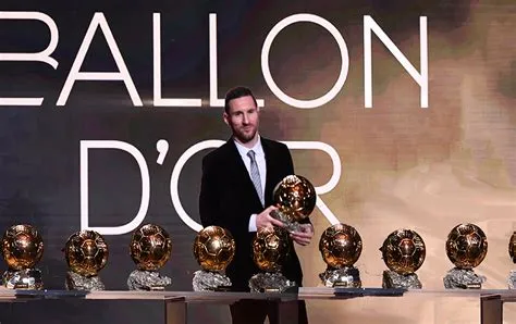 How much does ballon d or winner get