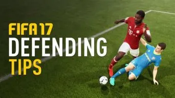 What is r1 in fifa 22 defending?