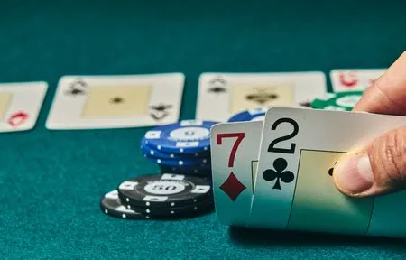 What is considered a bad hand in poker