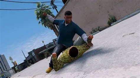 How do you dodge attacks in gta 4