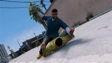 How do you dodge attacks in gta 4?